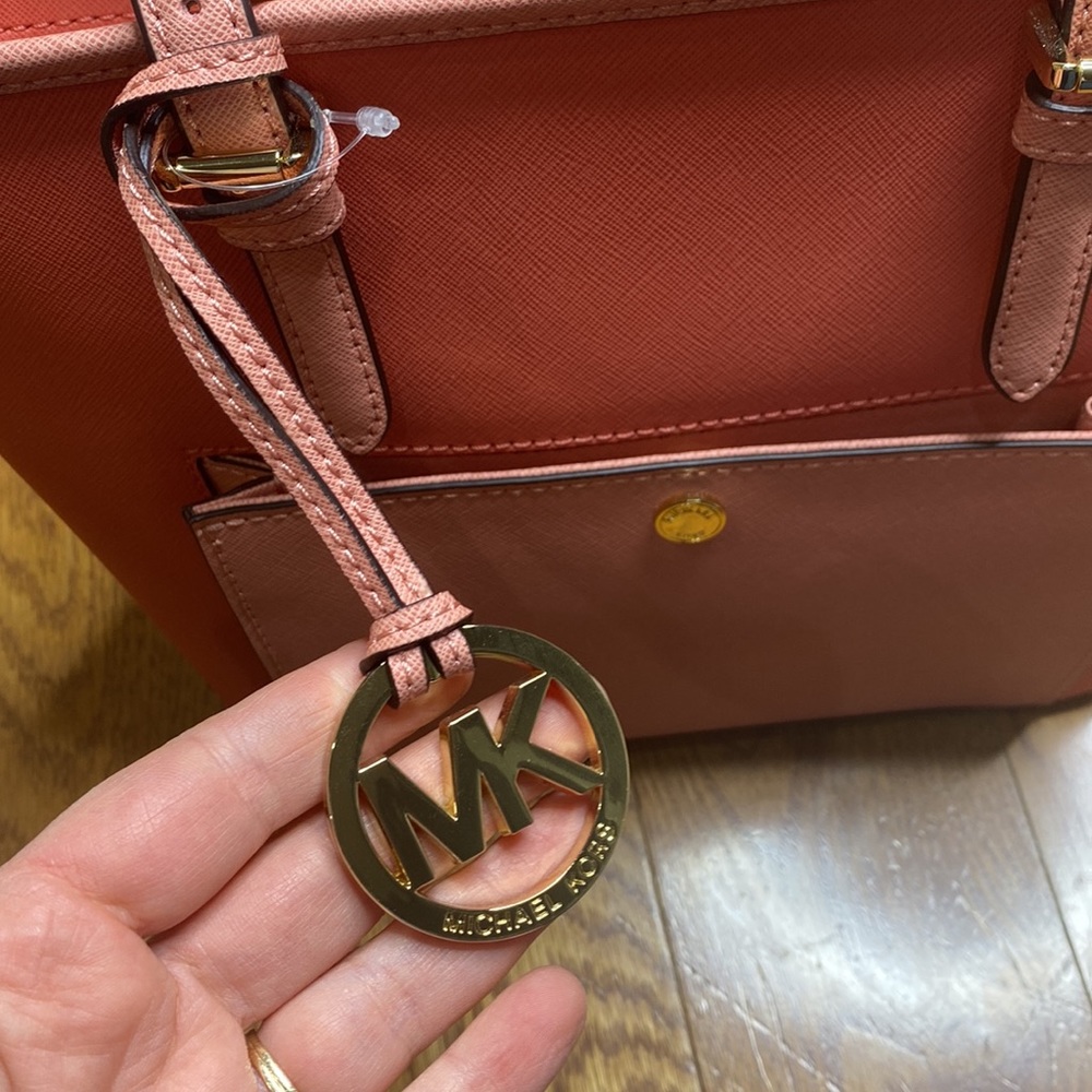 💕 Michael kors NWT jet set leather medium peach tote gorgeous 💕 - Picture 5 of 15